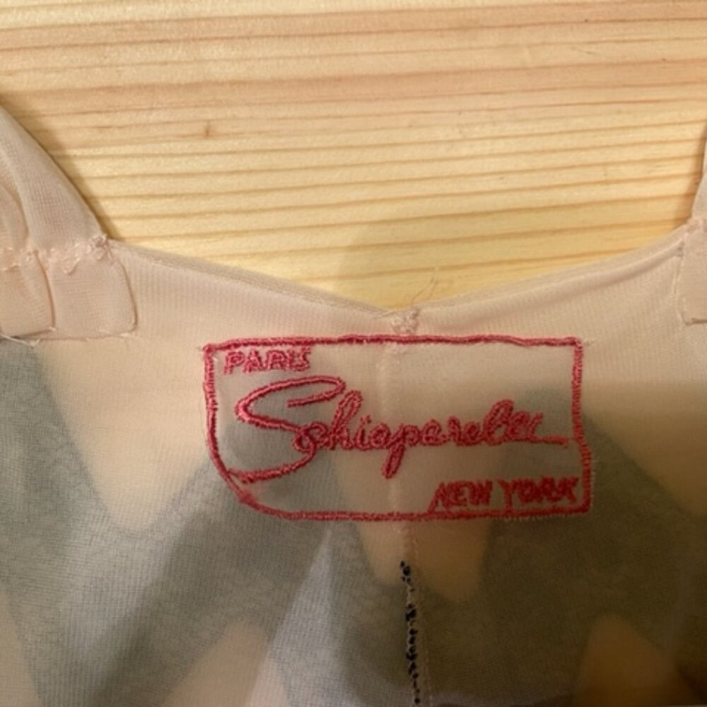 Schiaparelli very rare gown, circa 30s-40s, pink w/black lace, 36 exc. condition - Picture 5 of 5